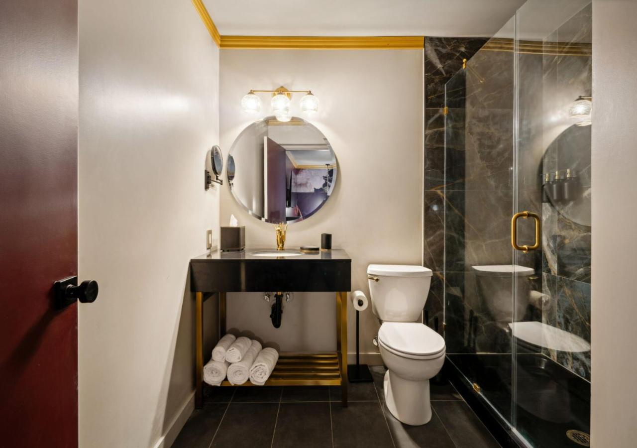 The Fainting Couch Boutique Hotel Cobb Room photo