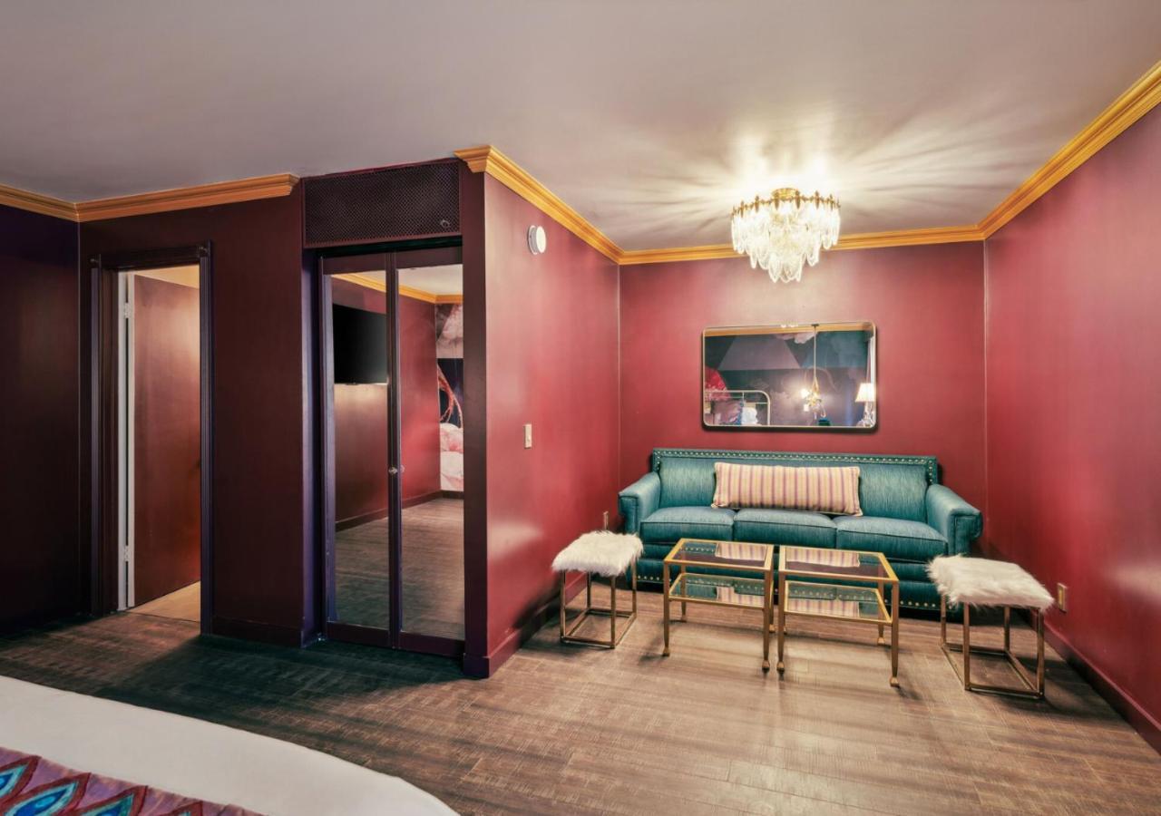 The Fainting Couch Boutique Hotel Cobb Room photo