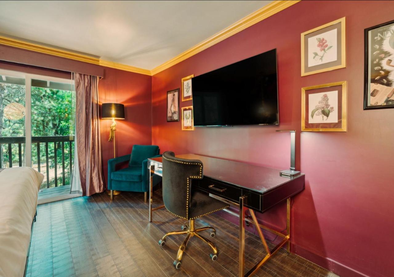 The Fainting Couch Boutique Hotel Cobb Exterior photo