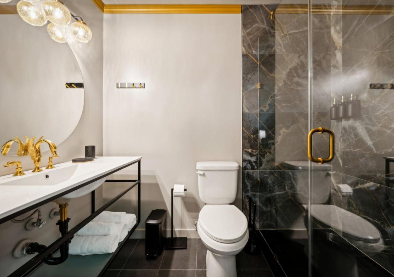 The Fainting Couch Boutique Hotel Cobb Room photo